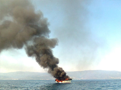 Διάσωση πέντε ναυτικών από φλεγόμενο σκάφος στην Λήμνο