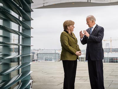 Συνάντηση Μέρκελ με τον πρόεδρο της Ουκρανίας και τον Αμερικανό αντιπρόεδρο