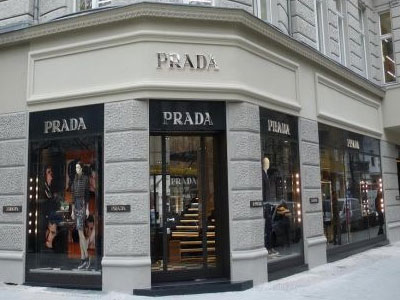 Στο στόχαστρο της εφορίας ο οίκος Prada