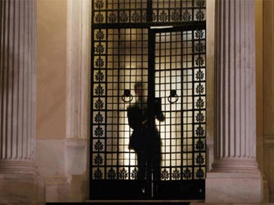 Σύσκεψη στο Μαξίμου-Tσίπρας: Σκέφτομαι να πρωτοτυπήσω και να μείνω συνεπής στις δεσμεύσεις μου