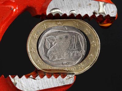 Economist: Απειλή για την ανάκαμψη το πολιτικό ρίσκο