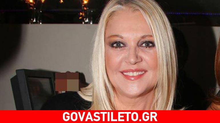 H Ρούλα Κορομηλά ποζάρει άβαφη από το κρεβάτι της!