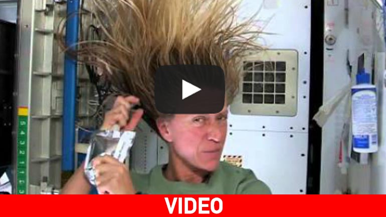 Πώς λούζουν τα μαλλιά τους οι αστροναύτες!