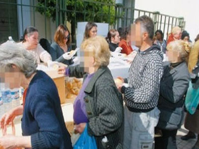 Μισό εκατ. ευρώ συγκεντρώθηκε για τα συσσίτια της Αρχιεπισκοπής