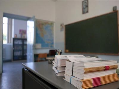 Χίλιες προσλήψεις αναπληρωτών εκπαιδευτικών για τα κενά στα σχολεία