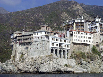 Ο ιερομόναχος «πιστολέρο» του Αγίου Όρους