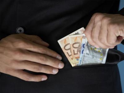 Eξαπατούσαν πολίτες για υποτιθέμενα χρέη συγγενικών τους προσώπων