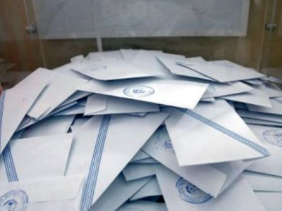 Μοίρασε… σταυρωμένα ψηφοδέλτια