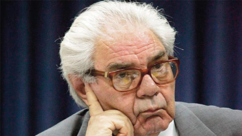 Χωρίς αιδώ οι παραβιάσεις του Συντάγματος και της κοινοβουλευτικής δημοκρατίας