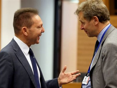 Νέα συνάντηση Στουρνάρα – τρόικας για τα μέτρα Νέα συνάντηση Στουρνάρα – τρόικας για τα μέτρα