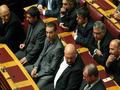 «Πόρτα» στους βουλευτές της Χρυσής Αυγής «Πόρτα» στους βουλευτές της Χρυσής Αυγής