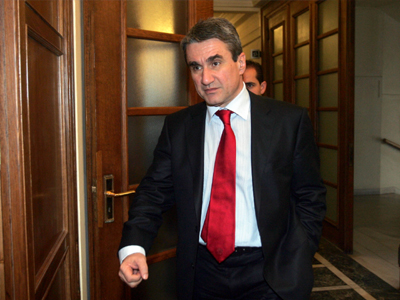 Κατά της περικοπής-κατάργησης του 13ου και 14ου μισθού