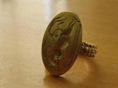 Συνελήφθη 39χρονος που έκρυβε αρχαία κάτω από το κιβώτιο ταχυτήτων του ΙΧ του!