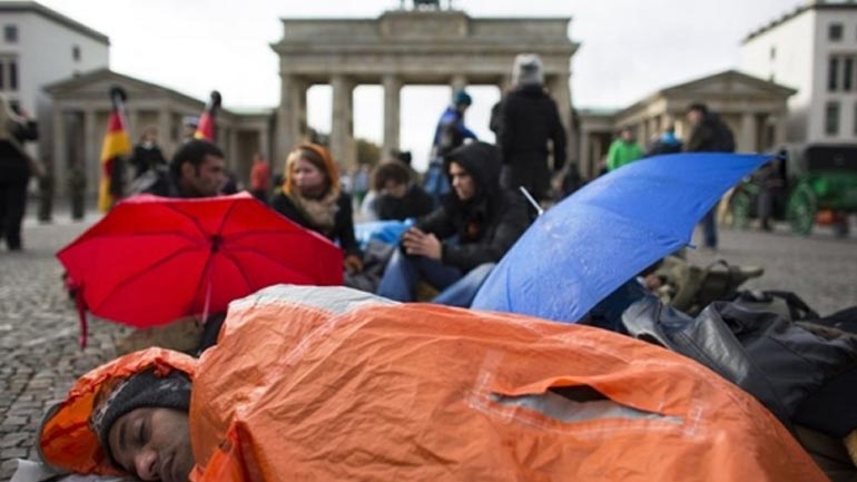 Η Γερμανία καλεί τους μετανάστες να επιστρέψουν στις πατρίδες τους