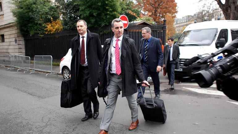 Πρότειναν στην τρόικα να μείνει 45 λεπτά μακριά από την Αθήνα, αλλά αρνήθηκαν Πρότειναν στην τρόικα να μείνει 45 λεπτά μακριά από την Αθήνα, αλλά αρνήθηκαν