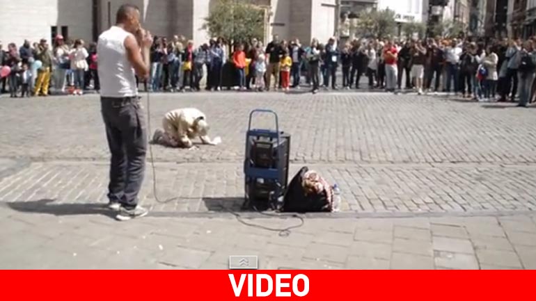 H απίστευτη γιαγιά δίνει σόου…