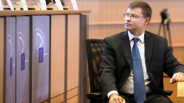 Ντομπρόφσκις: Δύσκολη συζήτηση για νέο πρόγραμμα-το δημοψήφισμα δεν είναι έγκυρο