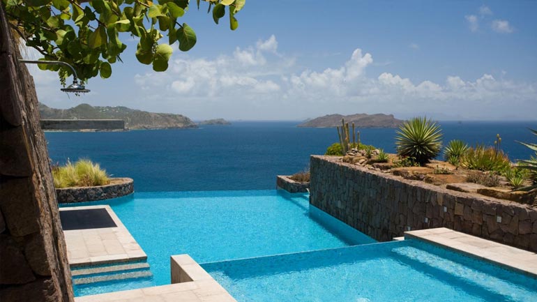 Πλούσιοι Ρώσοι αγοράζουν ακίνητα στην Ελλάδα