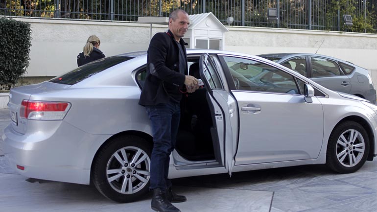 Φορολογία αυτοκινήτων και ΚΤΕΟ στη συνάντηση Βαρουφάκη και εισαγωγέων