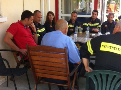 Ο Κικίλιας σε πυροσβεστικούς σταθμούς