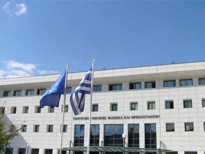 «Δεν καταργείται η σίτιση των φοιτητών»