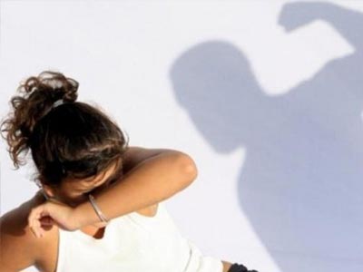 Εργαζόμενη καταγγέλλει ότι έπεσε θύμα ξυλοδαρμού από τον εργοδότη της