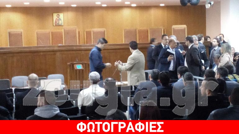 Ξεκίνησε η δίκη της Χρυσής Αυγής-εικόνες μέσα από την αίθουσα