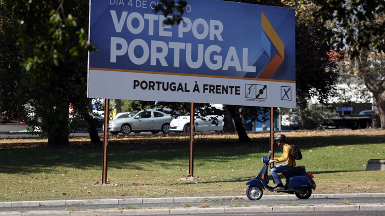 Πορτογαλία: Nίκη του κεντροδεξιού κυβερνητικού συνασπισμού δείχνουν τα exit polls