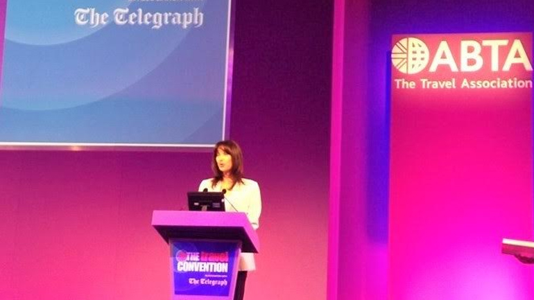 H Υπουργός Τουρισμού σε συνέδριο της Ένωσης Βρετανών Τουριστικών Πρακτόρων στην Πύλο