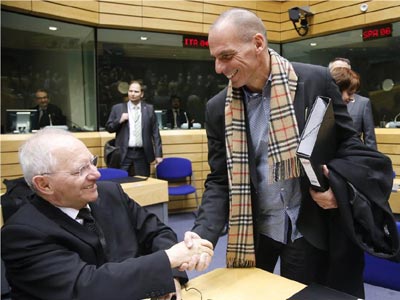 «Τριγωνικές» συναντήσεις με φόντο την κόντρα Σόιμπλε – Βαρουφάκη