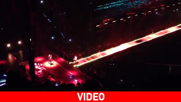 Οι U2 στο πλευρό της Ελλάδας