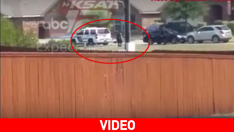 Bίντεο-σοκ: Αστυνομικοί σκοτώνουν άνδρα στη μέση του δρόμου