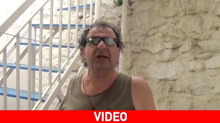 Ένας Σερραίος και το τσεκούρι του σπέρνουν τον τρόμο στα φίδια…