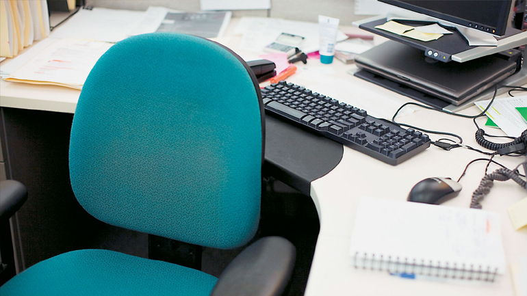 Aπολύονται οι δημόσιοι υπάλληλοι που ελέγχονται πειθαρχικά