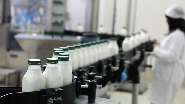 Ενδείξεις αποκλιμάκωσης τιμών στο φρέσκο γάλα