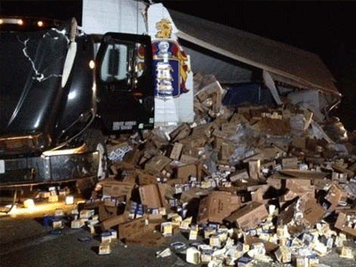 HΠΑ: 22,4 τόνοι βουτήρου έπεσαν στο οδόστρωμα