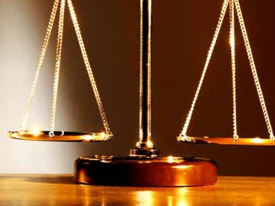 Δικηγόροι εναντίον δικηγόρων