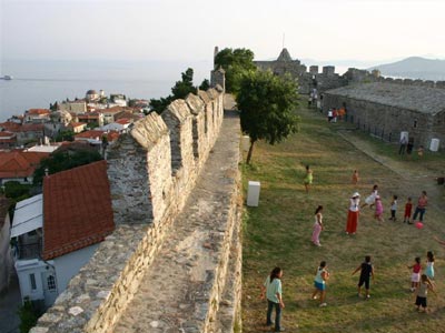 Κοσμοσυρροή επισκεπτών στο φρούριο της Καβάλας