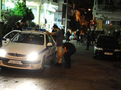 Στο αυτόφωρο 61 συλληφθέντες για τα επεισόδια στο Κερατσίνι