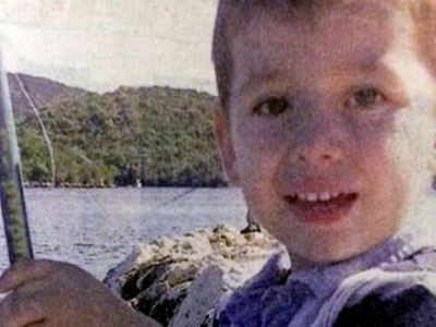 Βοήθεια ζητούν οι γονείς του 3χρονου που έχασε το χέρι του