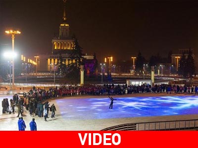 Μόσχα: Το μεγαλύτερο παγοδρόμιο άνοιξε τις πύλες του…