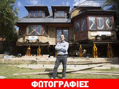 Πλημμυροπαθής προστατεύει το σπίτι του από την κακοκαιρία