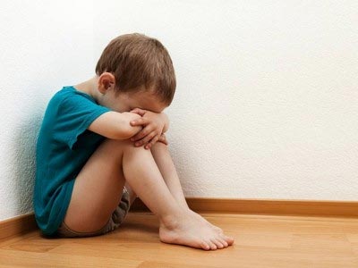 Δασκάλα κλώτσησε 6χρονο μαθητή γιατί ήταν άτακτος