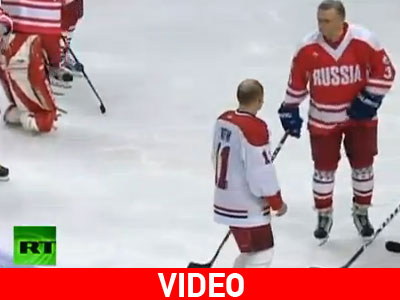 Γιόρτασε την ορκωμοσία παίζοντας χόκεϊ Γιόρτασε την ορκωμοσία παίζοντας χόκεϊ