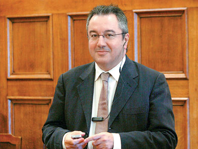 Γιατί δέσμευσαν τους τραπεζικούς λογαριασμούς του Μόσιαλου