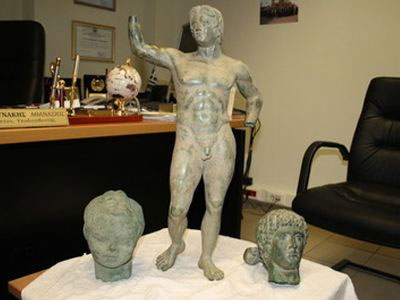 Συνελήφθη «εγκέφαλος» σπείρας αρχαιοκάπηλων Συνελήφθη «εγκέφαλος» σπείρας αρχαιοκάπηλων