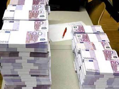 Μπόνους σε «ημετέρους» εν μέσω περικοπών Μπόνους σε «ημετέρους» εν μέσω περικοπών