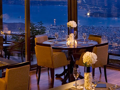 Εστιατόριο και μπαρ με μία υπεύθυνη δήλωση Εστιατόριο και μπαρ με μία υπεύθυνη δήλωση