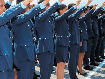 Λεφτά υπάρχουν! Μόνο για βαθμοφόρους…