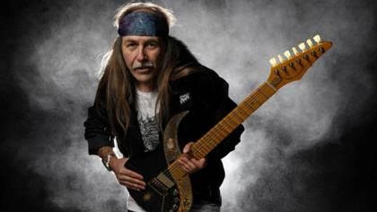 Ο θρύλος της κιθάρας για μία και μοναδική εμφάνιση στη Θεσσαλονίκη